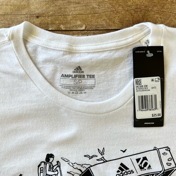 Adidas Terrex Size Small Black Graphic Tee - Picture 9 of 10